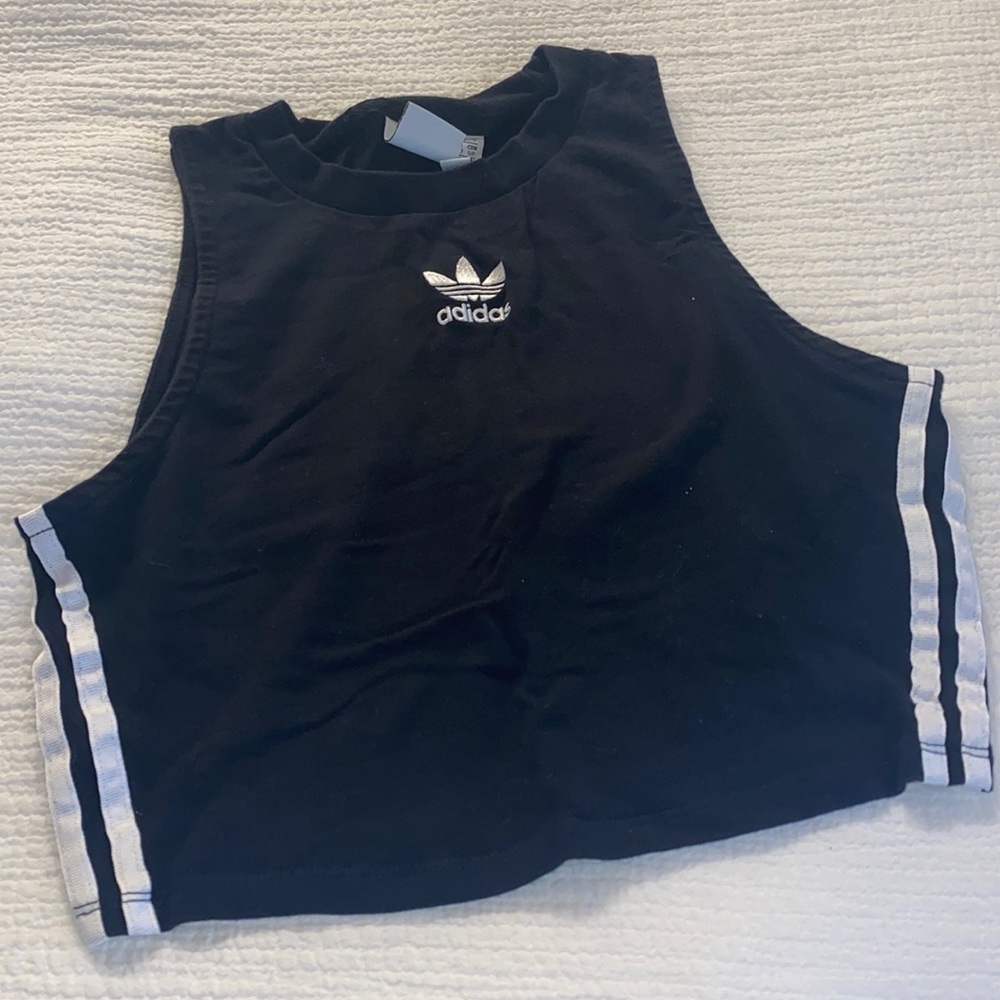 Adidas Cropped Shirt